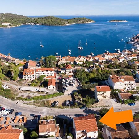Apartments Jaksa Vis Exteriör bild